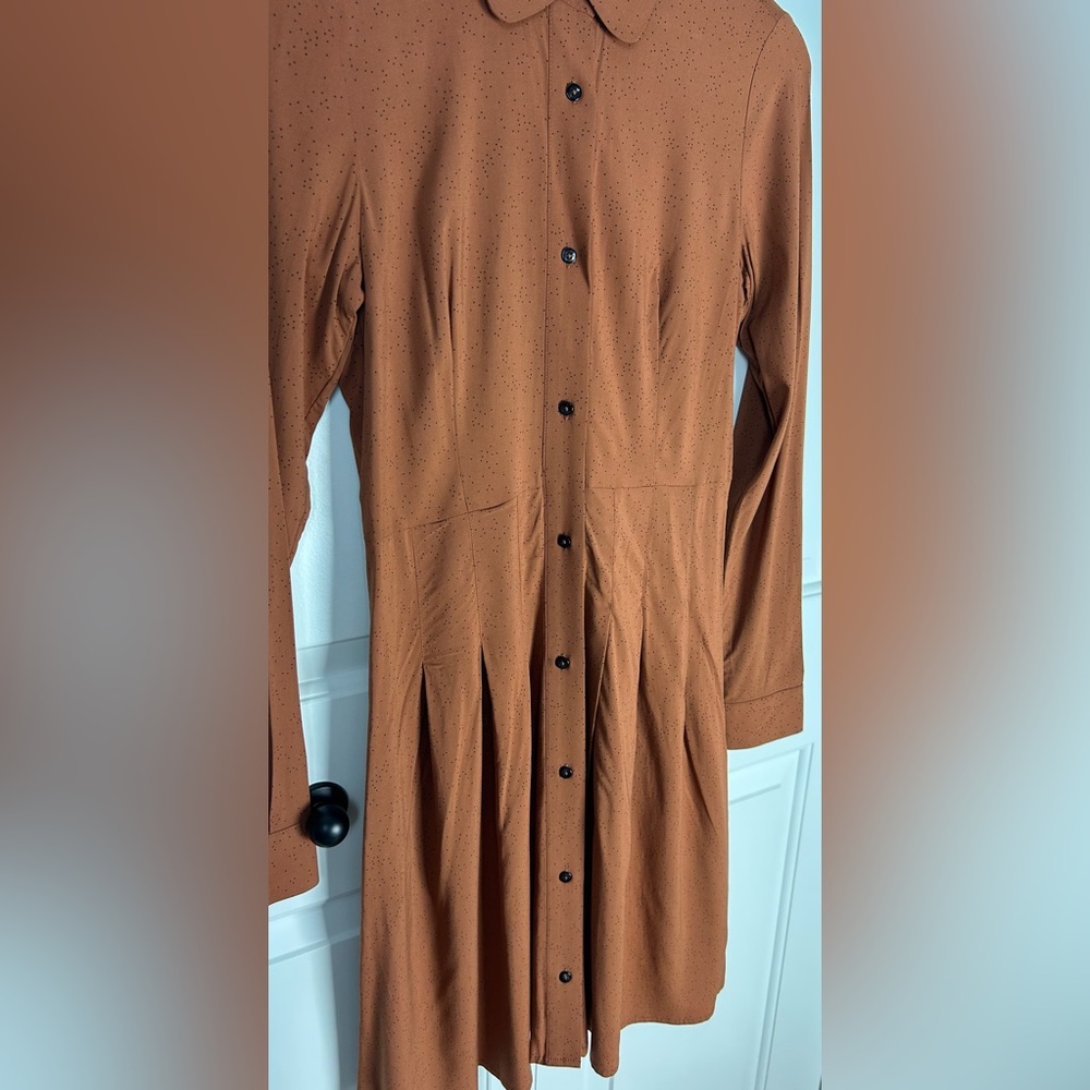 Elegant Brown Button-Up Dress - Picture 5 of 6